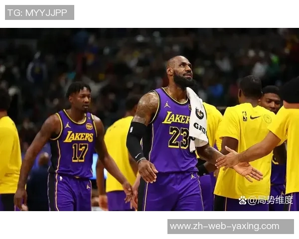 湖人火箭对决香港赛场精彩纷呈球迷热情高涨不容错过 湖人火箭对决香港赛场精彩纷呈球迷热情高涨不容错过